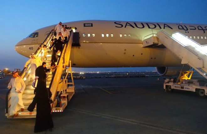 Bị hãng hàng không Saudia cấm lên máy bay vì mặc quần short, vị hành khách đã ứng biến nhanh theo cách này - Ảnh 2.