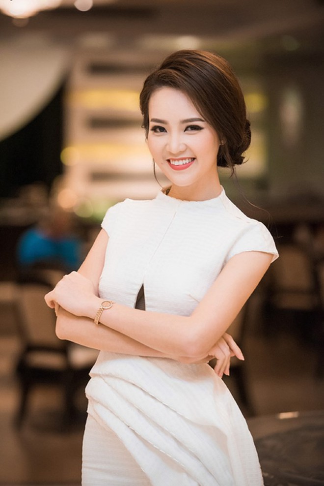 Gặp sự cố hy hữu nhưng vẫn giữ được thần th&aacute;i xuất sắc, những sao Việt n&agrave;y được ngợi khen v&igrave; qu&aacute; chuy&ecirc;n nghiệp - Ảnh 15.