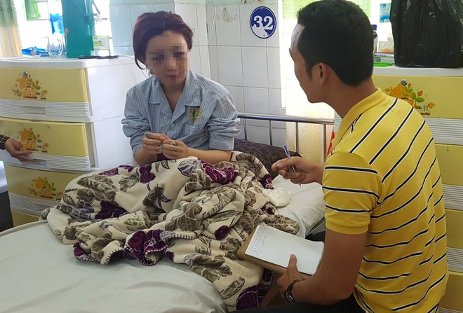 Nh&oacute;m người mang b&igrave;nh xịt hơi cay, h&agrave;nh hung d&atilde; man một thiếu nữ - Ảnh 1.