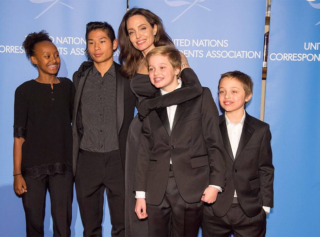 Các con nhà Jolie-Pitt đồng loạt than quá mệt mỏi khi sống với Angelina và chỉ muốn được ở bên bố Brad? - Ảnh 3.