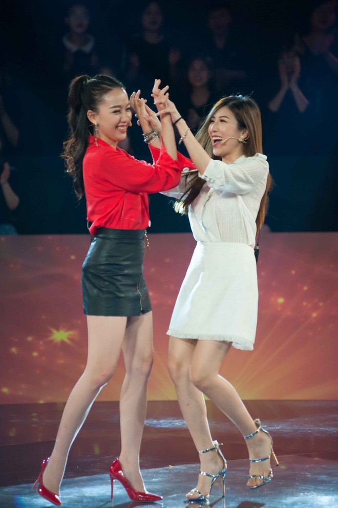 Kh&ocirc;ng ai lầy như Băng Di, thi gameshow hết &ocirc;m ấp th&iacute; sinh đến quỳ lạy gi&aacute;m khảo - Ảnh 8.