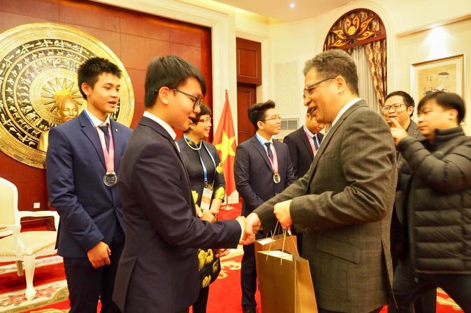 Việt Nam lần đầu tiên có thí sinh giành HCV Olympic Thiên văn học và Vật lý thiên văn quốc tế - Ảnh 1.