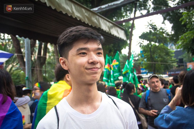 7 năm cho hành trình tự hào: Cộng đồng LGBT+ tưng bừng xuống đường cùng cờ lục sắc trong sự kiện Hanoi Pride 2018  - Ảnh 7.