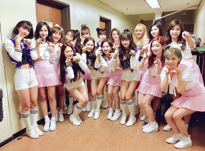 Có thể bạn chưa biết: Đây chính là girlgroup “tiền bối” được TWICE yêu quý nhất trong nhiều năm qua - Ảnh 1.