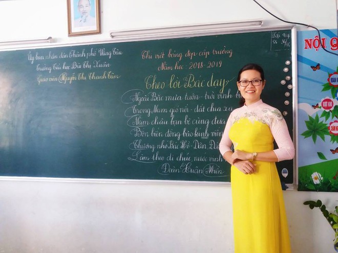 Xuất hiện đối thủ của các giáo viên Quảng Trị: 16 cô giáo Vũng Tàu viết bảng đẹp như rồng bay phượng múa - Ảnh 8.