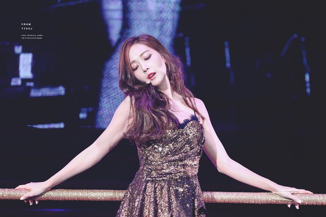 Thành viên SNSD cùng cover Dangerous Woman”: Seohyun còn an toàn, Jessica sexy nhưng hát đè - Ảnh 3.