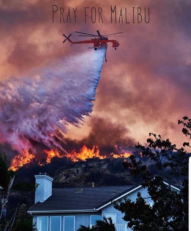 Chùm ảnh California sau cháy rừng: Thiên đường chìm trong biển lửa, con người nhỏ bé trốn chạy nhưng không bao giờ bỏ cuộc - Ảnh 18.