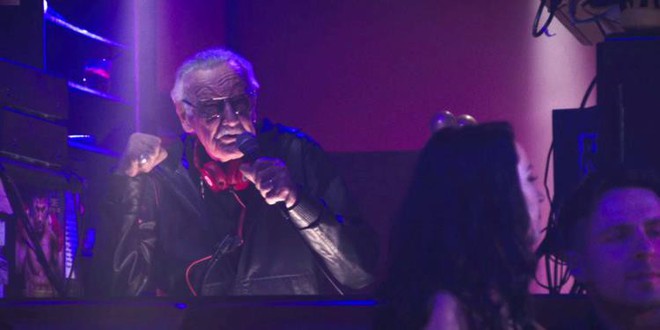 Nhìn lại gia tài vai diễn cameo trên màn ảnh rộng đầy thú vị của thiên tài Stan Lee - Ảnh 23.