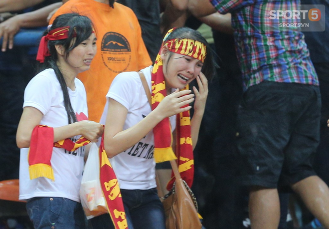 Đêm kinh hoàng, không thể nào quên của CĐV Việt Nam trên đất Malaysia tại AFF Cup 2014 - Ảnh 4.