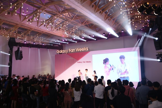Eric Nam bất ngờ xuất hiện tại ng&agrave;y hội &ldquo;Samsung Galaxy Fan Weeks&rdquo; trước h&agrave;ng ng&agrave;n t&iacute;n đồ selfie - Ảnh 8.