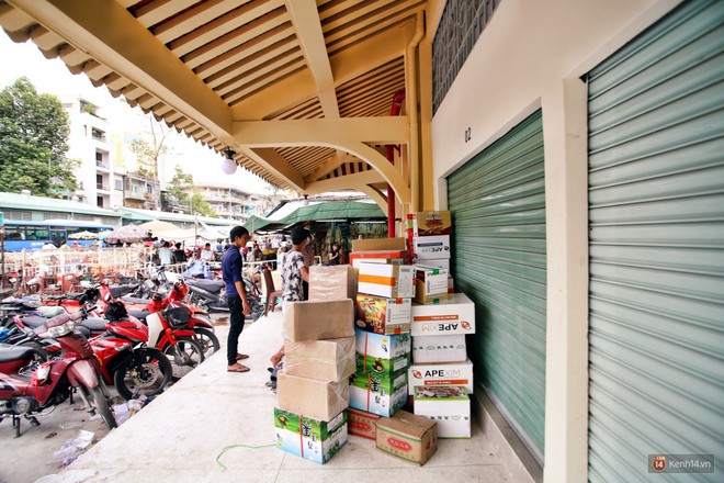 Cảnh buôn bán sầm uất trở lại của chợ Lớn gần 100 tuổi ở Sài Gòn sau 2 năm tạm ngưng sửa chữa - Ảnh 19.