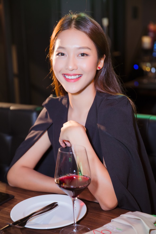 Xuất hiện chung tại sự kiện, Khả Ng&acirc;n được Song Lu&acirc;n &acirc;n cần chăm s&oacute;c hết mức như cặp đ&ocirc;i mới của Vbiz - Ảnh 6.