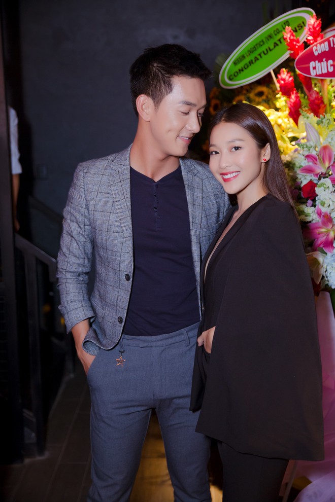 Xuất hiện chung tại sự kiện, Khả Ng&acirc;n được Song Lu&acirc;n &acirc;n cần chăm s&oacute;c hết mức như cặp đ&ocirc;i mới của Vbiz - Ảnh 3.