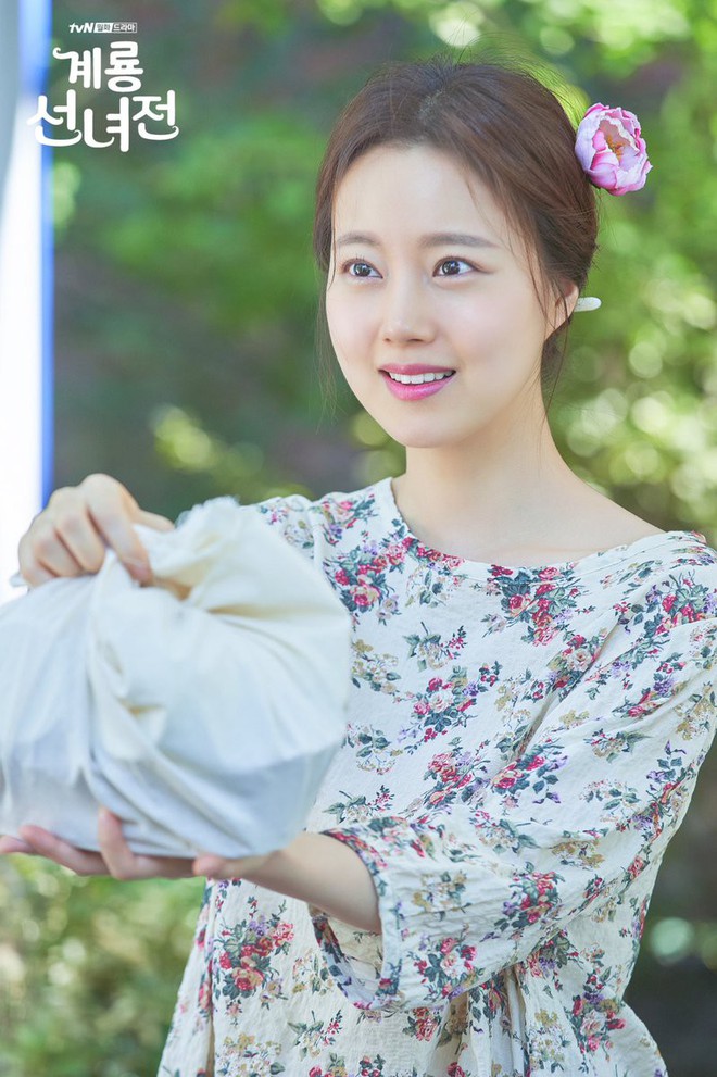 5 lí do khiến bạn không thể không yêu cô tiên Moon Chae Won chờ chồng trăm năm để đòi lại xiêm y - Ảnh 23.