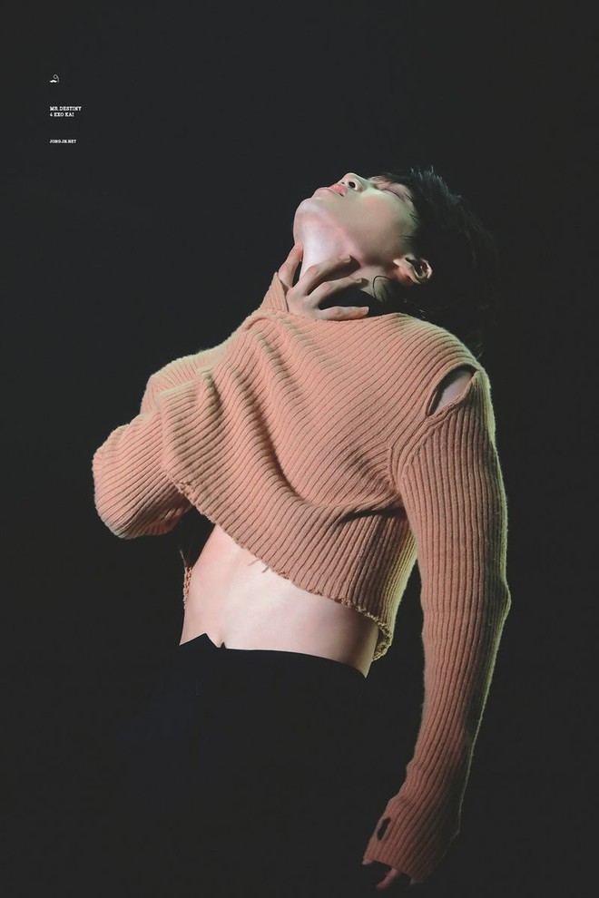 H&oacute;a ra đ&acirc;y l&agrave; c&aacute;ch &ldquo;biểu tượng sexy&rdquo; của EXO chiếm trọn spotlight tr&ecirc;n những s&acirc;n khấu gần đ&acirc;y - Ảnh 2.