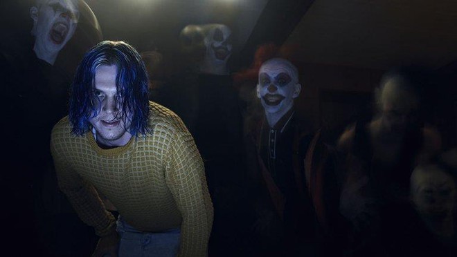 4 lý do làm khán giả “sôi máu” khi xem American Horror Story mùa thứ 8 - Ảnh 17.