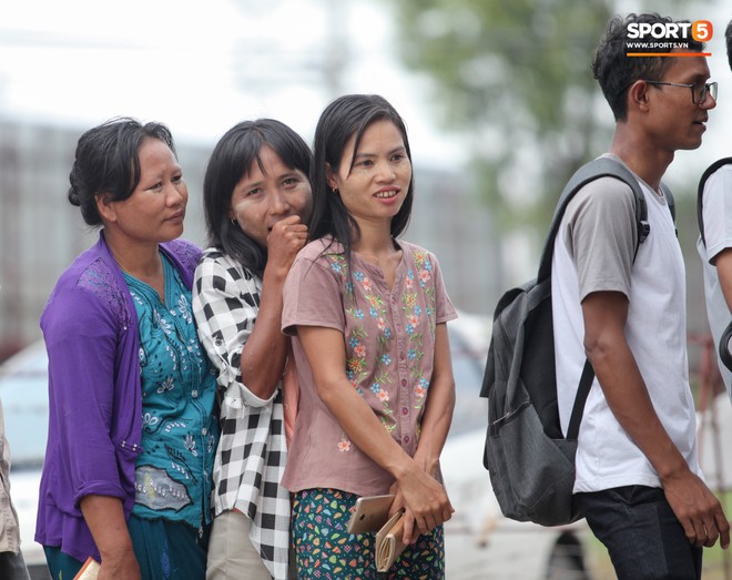 Tiểu thư Myanmar sợ phụ huynh phát hiện vì trốn đi mua vé xem trận gặp Việt Nam - Ảnh 7.