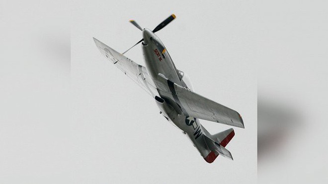 Máy bay chiến đấu thời Thế chiến II rơi tại Texas, 2 người thiệt mạng - Ảnh 2.