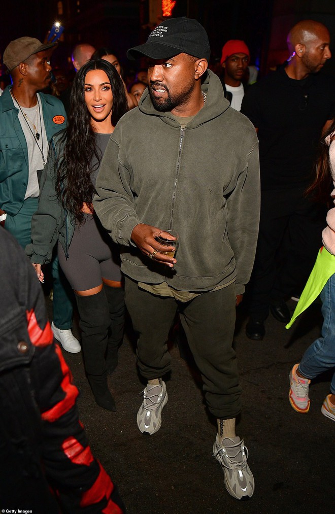 Lộ h&igrave;nh ảnh khủng khiếp cho thấy biệt thự ng&agrave;n tỷ của Kim v&agrave; Kanye su&yacute;t nữa đ&atilde; biến th&agrave;nh đống tro t&agrave;n - Ảnh 3.