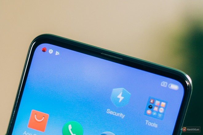 Ảnh thực tế Mi Mix 3 tại Việt Nam: chiếc điện thoại c&oacute; m&agrave;n h&igrave;nh tr&agrave;n viền đẹp nhất của Xiaomi, cấu h&igrave;nh si&ecirc;u mạnh chẳng ng&aacute;n game n&agrave;o - Ảnh 5.