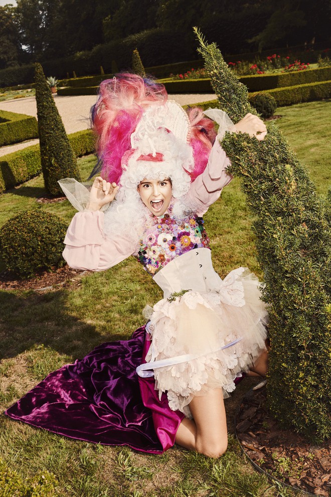 Cao tr&ecirc;n 1m8 m&agrave; chụp h&igrave;nh như... người t&iacute; hon, cậu b&eacute; 17 tuổi bị loại khỏi Next Top Ba Lan - Ảnh 12.