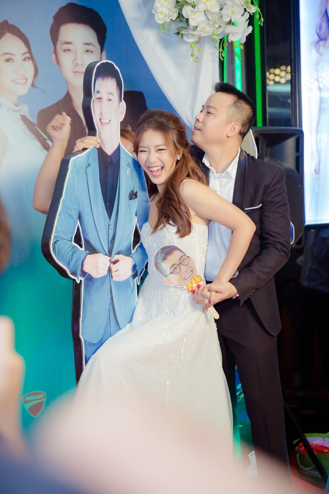 Khả Ng&acirc;n khoe vai trần gợi cảm, nhan sắc ngọt ng&agrave;o trong ng&agrave;y l&agrave;m c&ocirc; d&acirc;u lần hai của năm - Ảnh 6.