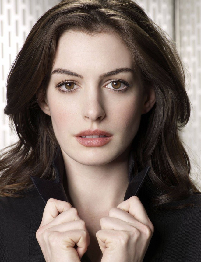 Ai rồi cũng già: Anne Hathaway năm xưa đẹp ngất ngây giờ đã lộ những nếp nhăn lão hóa - Ảnh 2.