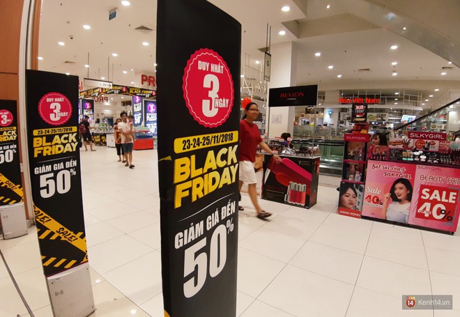 Black Friday: Dân Hà Nội, Sài Gòn săn hàng giảm giá từ nhiều ngày trước- Ảnh 20.