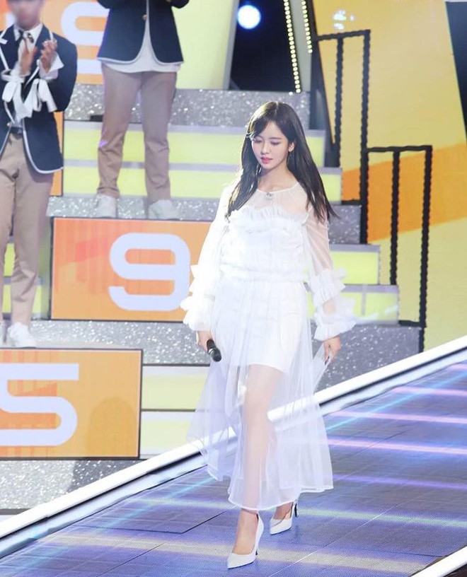 Sao nh&iacute; Kim So Hyun khoe nhan sắc đỉnh cao khi lần đầu dẫn dắt show thực tế - Ảnh 10.