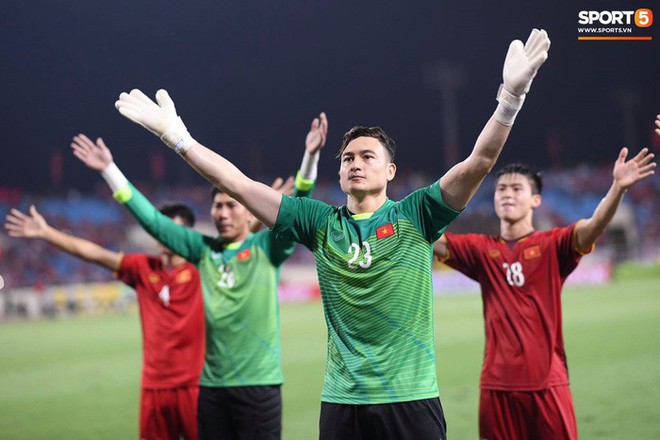 Báo Thái Lan: HLV Park Hang-seo và sự cuồng nhiệt của khán giả sẽ giúp Việt Nam lên ngôi AFF Cup 2018 - Ảnh 1.