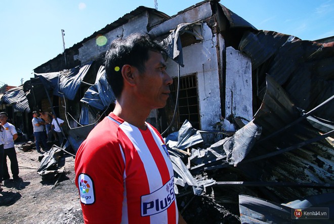 Vụ cháy xe bồn khiến 6 người chết ở Bình Phước: “Nhiều người chạy thoát rồi quay lại gào khóc, khung cảnh lúc đó tang thương lắm” - Ảnh 4.