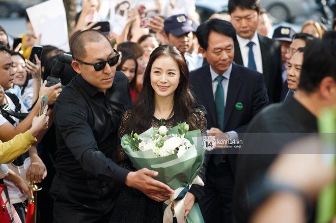 Nữ thần Kim Tae Hee quá xuất thần, thể hiện đẳng cấp mỹ nhân đẹp nhất xứ Hàn tại sự kiện Hà Nội - Ảnh 6.