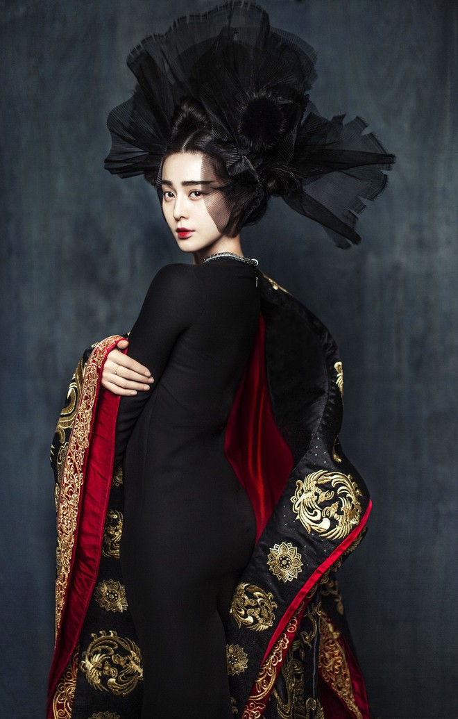 Trước khi ph&aacute; đảo Thi&ecirc;n Thai, Phương Oanh Quỳnh B&uacute;p B&ecirc; từng cố tham gia Hội những người th&iacute;ch cosplay Phạm Băng Băng - Ảnh 4.
