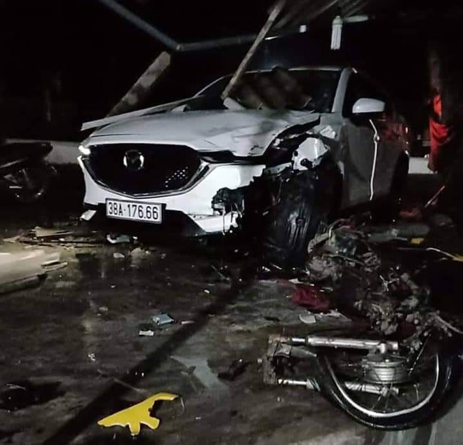 Phó phòng Tài nguyên môi trường huyện lái ô tô va chạm xe máy gây tai nạn chết người - Ảnh 1.