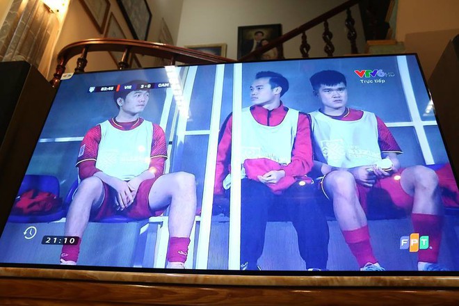 Gia đình tuyển thủ Việt Nam “mở hội” xem và cổ vũ đội bóng áo đỏ ở trận quyết định tấm vé bán kết - Ảnh 9.