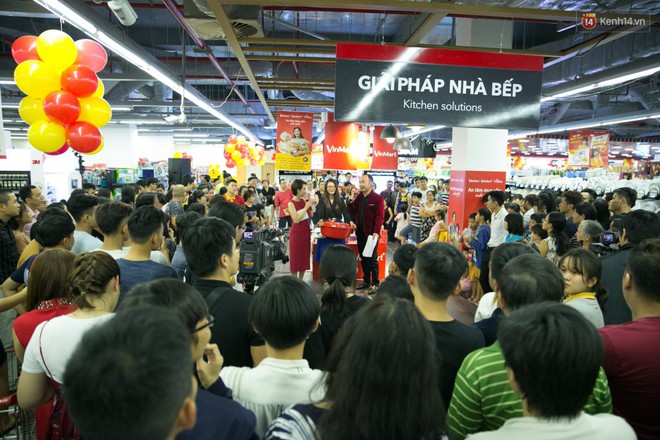 Lộ diện người đầu tiên trúng thưởng ô tô VinFast tại Việt Nam trong cuộc đua mua sắm VinMart & VinMart+ - Ảnh 16.