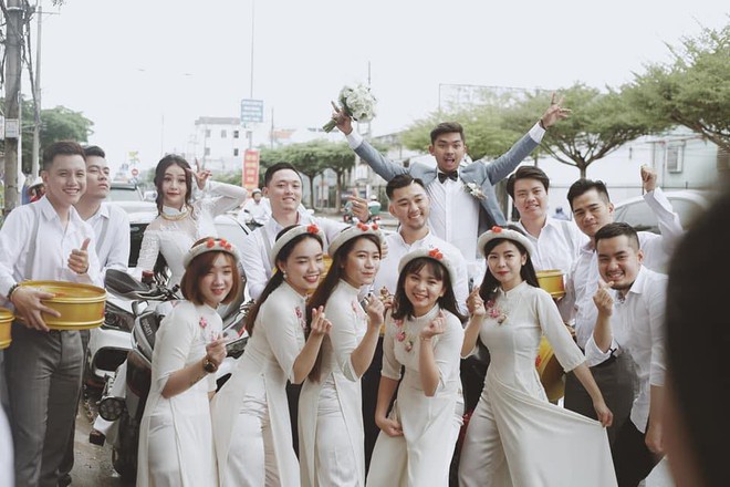 Ca sĩ MiA l&agrave;m đ&aacute;m hỏi: H&igrave;nh ảnh ch&uacute; rể Triệu Vương đ&atilde; được h&eacute; lộ - Ảnh 3.