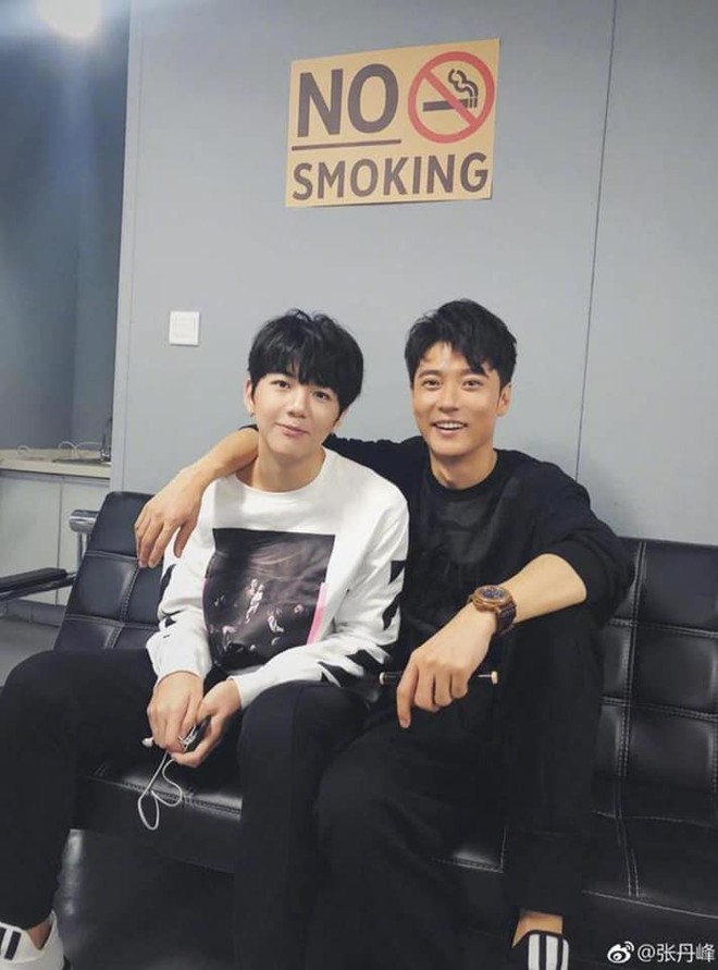 2 th&iacute; sinh 17 tuổi chưa debut khiến Cbiz x&ocirc;n xao: Người con nh&agrave; n&ograve;i, kẻ em trai thiếu gia kh&eacute;t tiếng Vương Tư Th&ocirc;ng - Ảnh 8.