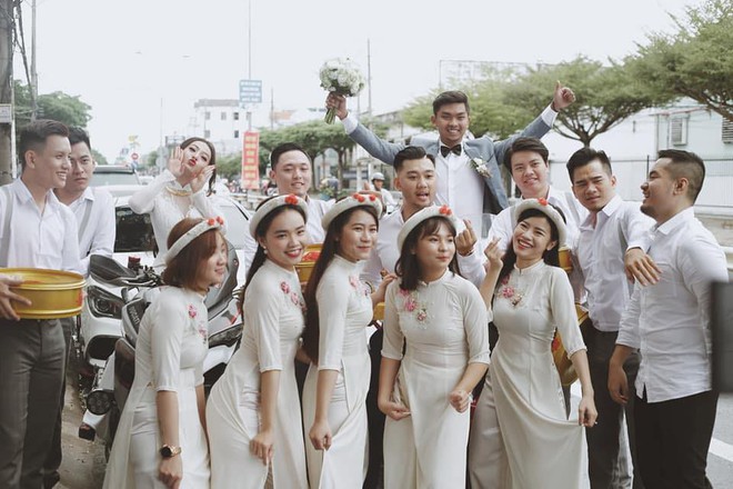 Ca sĩ MiA l&agrave;m đ&aacute;m hỏi: H&igrave;nh ảnh ch&uacute; rể Triệu Vương đ&atilde; được h&eacute; lộ - Ảnh 2.