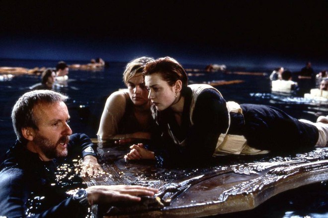 Lý do chàng Jack không trèo lên cánh cửa ở Titanic theo James Cameron hóa ra lại đơn giản đến... chưng hửng! - Ảnh 3.