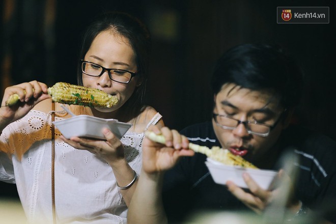 Hà Nội đã vào đông rồi đó, ước gì có mấy món ngô nướng cay cay, mặn ngọt, thơm bơ thế này để sưởi ấm nhỉ? - Ảnh 5.