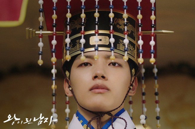 Yeo Jin Goo hóa chàng hề nhảy xuất quỉ nhập thần trong teaser The Crowned Clown bản truyền hình - Ảnh 10.