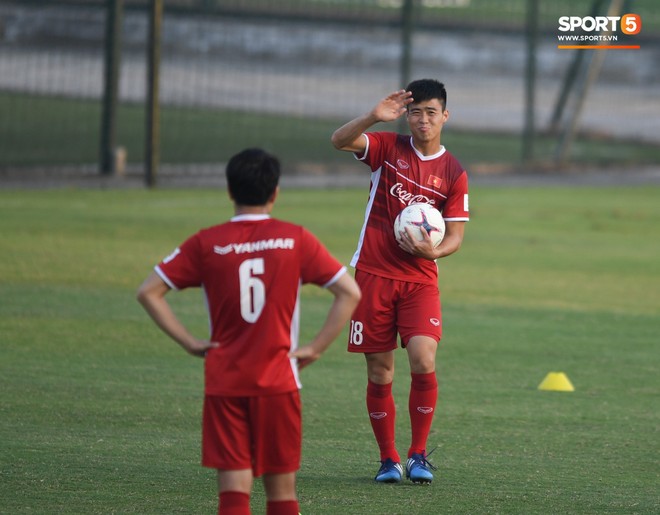 Công Phượng trở lại làm CP10, Mạnh gắt mất số áo yêu thích tại Asian Cup 2019 vì quy định của AFC - Ảnh 2.