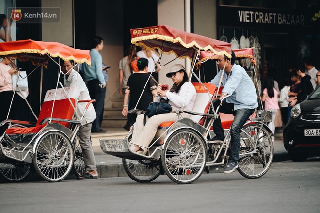 Dành 1 ngày vi vu Hà Nội: Chọn xích lô, ô tô điện hay buýt 2 tầng để tham quan Thủ đô? - Ảnh 3.