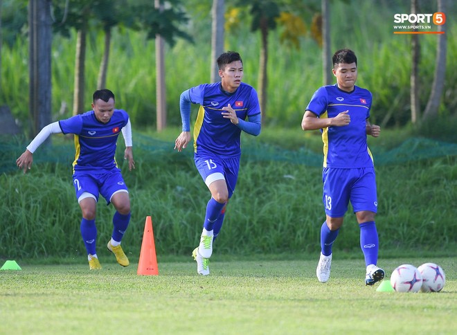 Tuyển Việt Nam tập luyện ở không gian yên bình như trong phim trước trận bán kết AFF Cup 2018  - Ảnh 3.