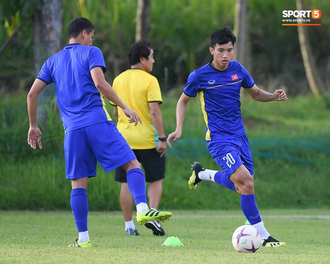 Tuyển Việt Nam tập luyện ở không gian yên bình như trong phim trước trận bán kết AFF Cup 2018  - Ảnh 5.