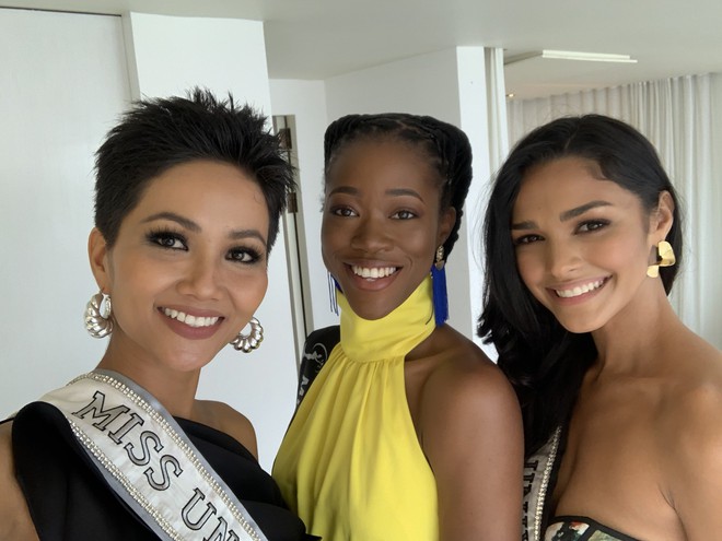 HHen Niê nhập cuộc Miss Universe 2018, thân thiết hết cỡ cùng dàn mỹ nhân quốc tế trong ngày đầu tiên - Ảnh 5.