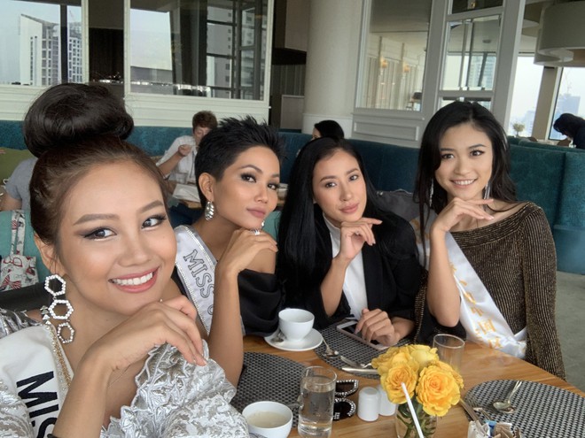 HHen Niê nhập cuộc Miss Universe 2018, thân thiết hết cỡ cùng dàn mỹ nhân quốc tế trong ngày đầu tiên - Ảnh 8.