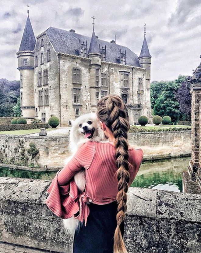 Đăng ảnh toàn tóc là tóc, &quot;Công chúa tóc mây&quot; người Hà Lan vẫn nổi tiếng ầm ầm trên Instagram - Ảnh 1.