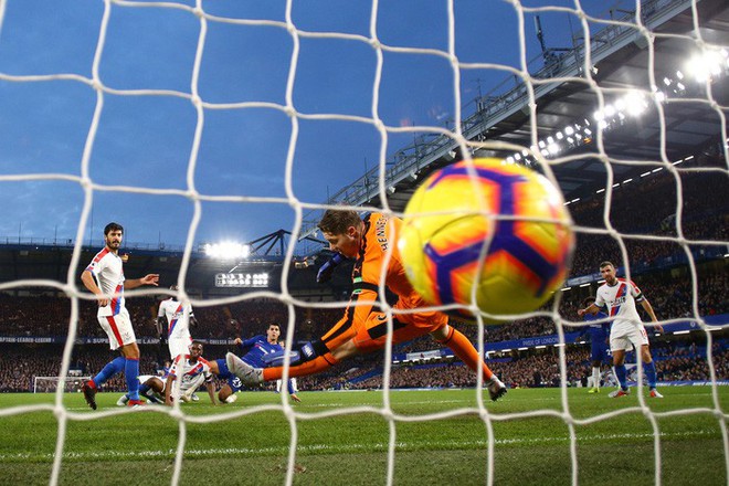Điệu đ&agrave; kh&ocirc;ng cần thiết, Morata bỏ lỡ cơ hội mười mươi để lập hat-trick cho Chelsea - Ảnh 2.